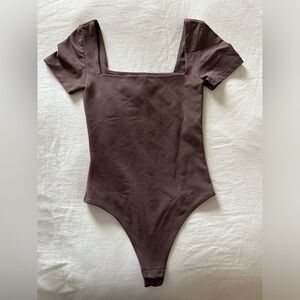 Aritzia contour square neck bodysuit
